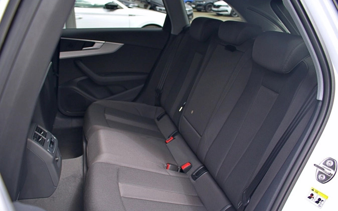 Audi A4 cena 199326 przebieg: 1, rok produkcji 2024 z Wolsztyn małe 352